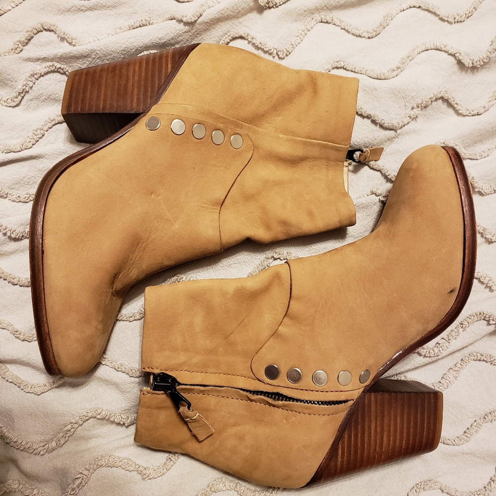Rag & Bone Cognac w/ accent booties sz: 7
